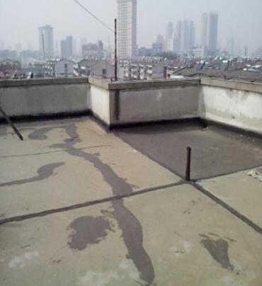 城西漏水维修 楼顶漏水是什么原因，楼顶漏水维修方法是什么?